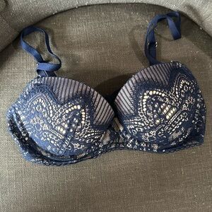 Victoria’s Secret dream angels navy lace bra 32C